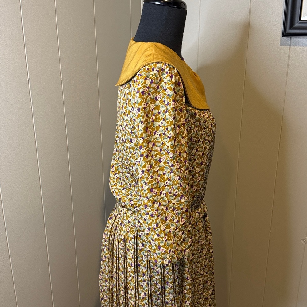 B14 Women’s Chic Abstract Print Blouse and Midi Skirt - Picture 8 of 9
